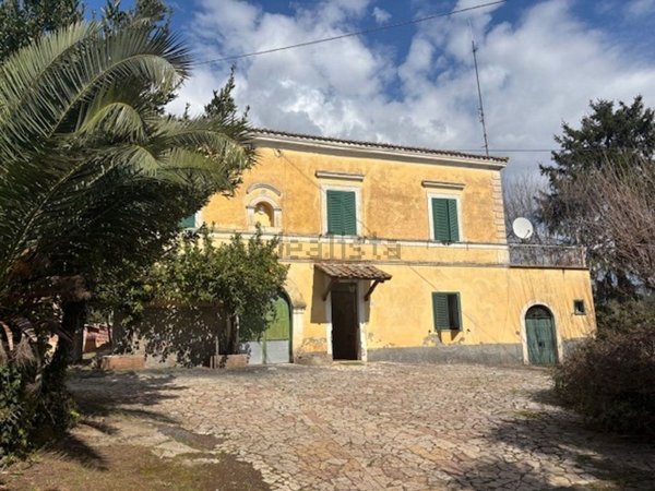 casa indipendente in vendita a Velletri