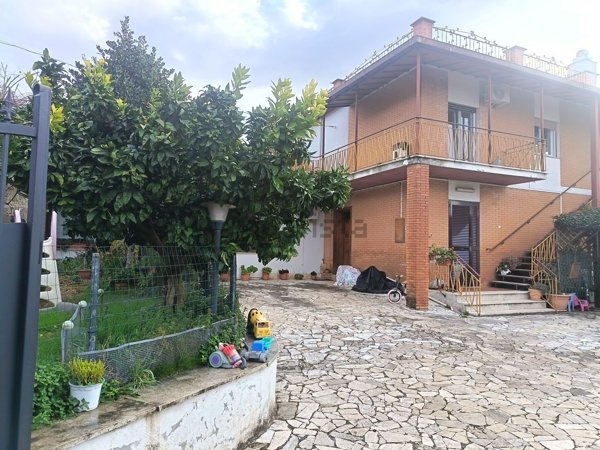 casa indipendente in vendita a Velletri
