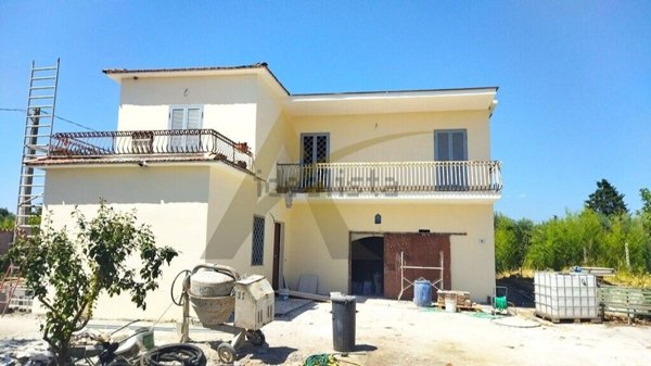 casa indipendente in vendita a Velletri
