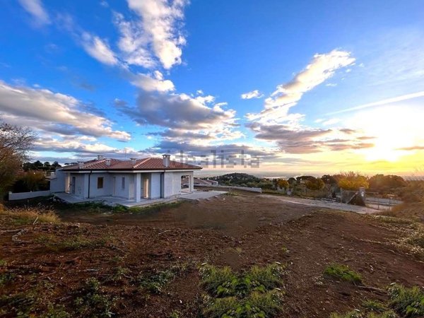 casa indipendente in vendita a Velletri