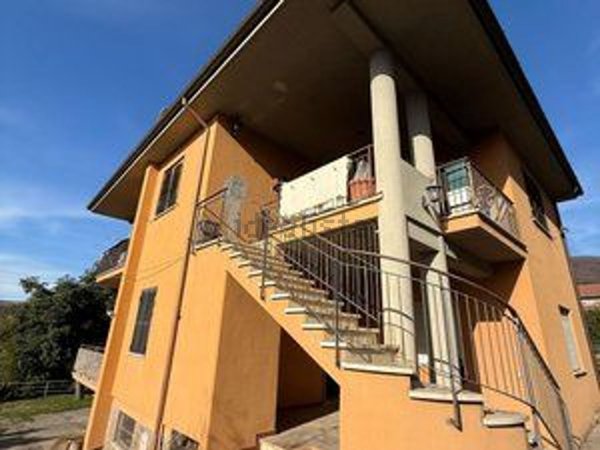 casa indipendente in vendita a Velletri