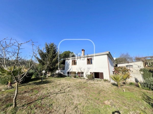 casa indipendente in vendita a Velletri