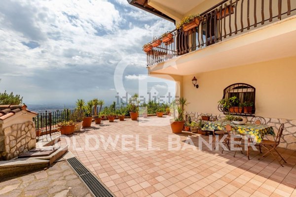 casa indipendente in vendita a Velletri