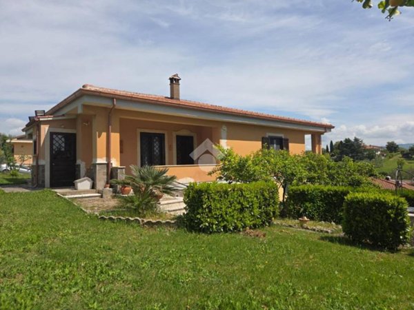casa indipendente in vendita a Velletri
