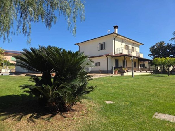 casa indipendente in vendita a Velletri