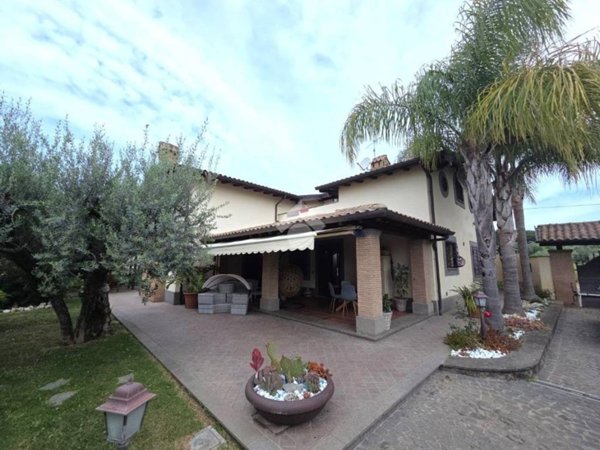 casa indipendente in vendita a Velletri
