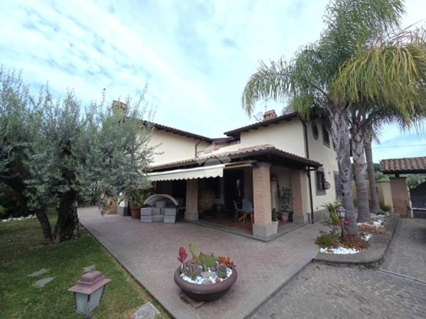 casa indipendente in vendita a Velletri