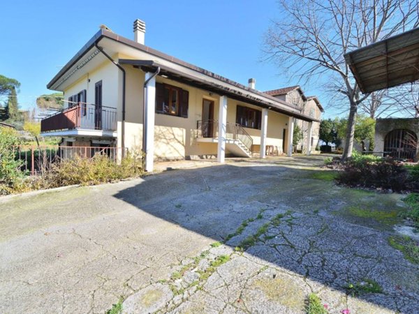 casa indipendente in vendita a Velletri