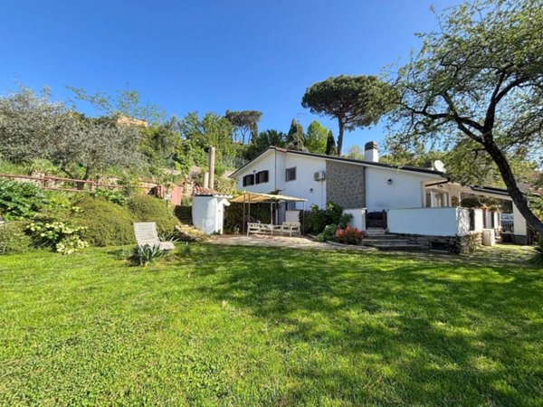 casa indipendente in vendita a Velletri