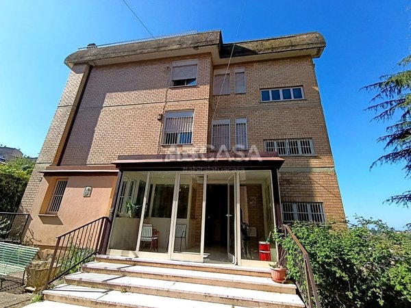 casa indipendente in vendita a Velletri