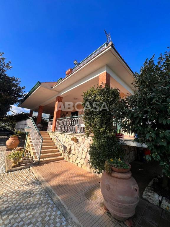 casa indipendente in vendita a Velletri