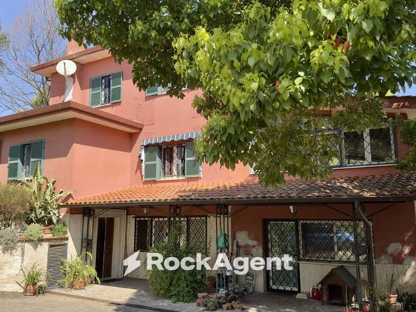 casa indipendente in vendita a Velletri
