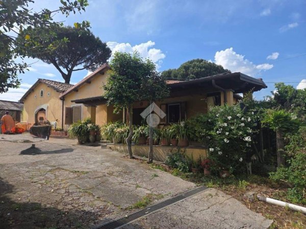 casa indipendente in vendita a Velletri