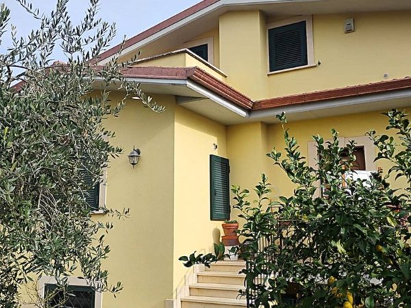 casa indipendente in vendita a Velletri