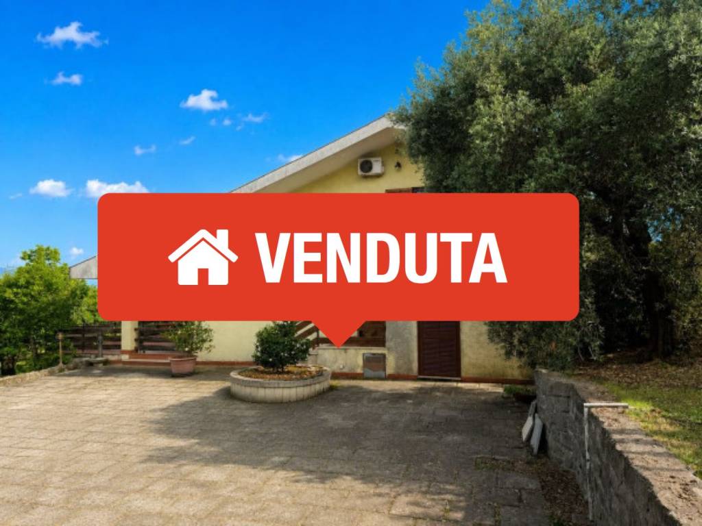casa indipendente in vendita a Velletri