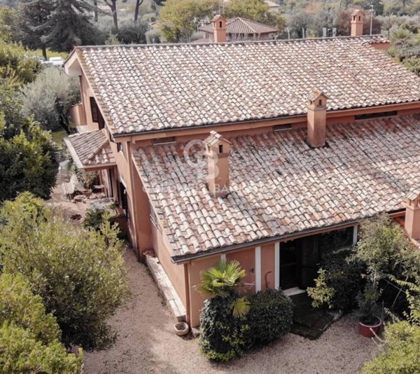 casa indipendente in vendita a Velletri