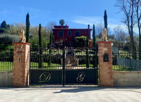 casa indipendente in vendita a Velletri