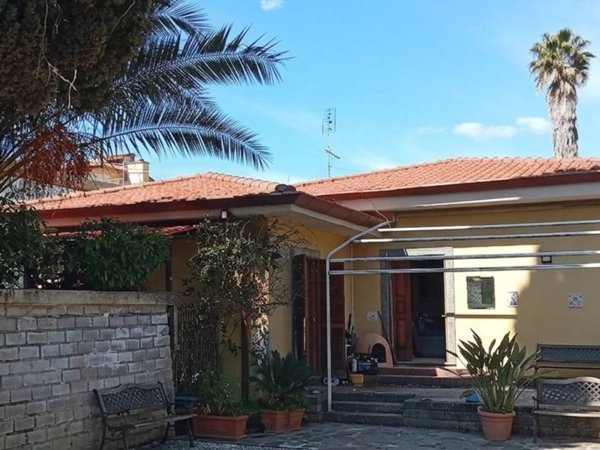 casa indipendente in vendita a Velletri
