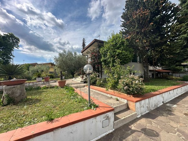 casa indipendente in vendita a Velletri