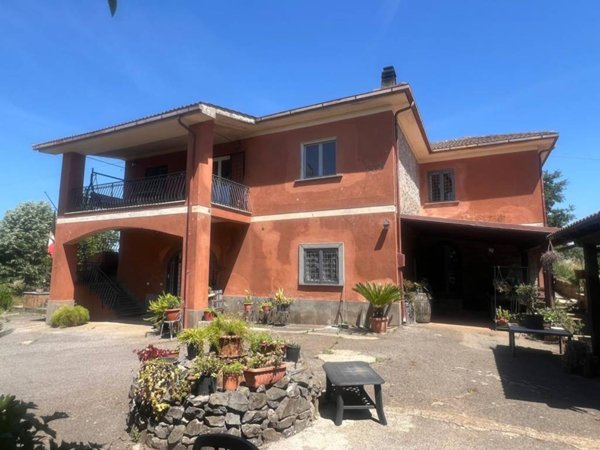 casa indipendente in vendita a Velletri