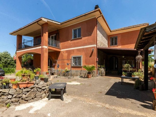 casa indipendente in vendita a Velletri
