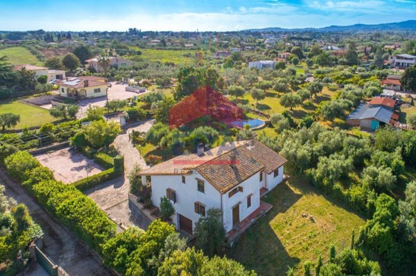 casa indipendente in vendita a Velletri