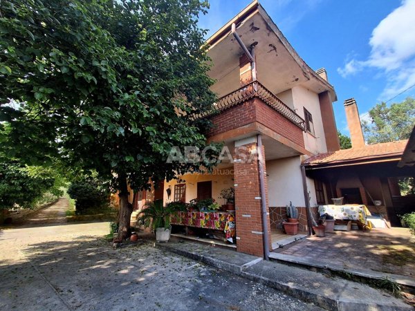 casa indipendente in vendita a Velletri
