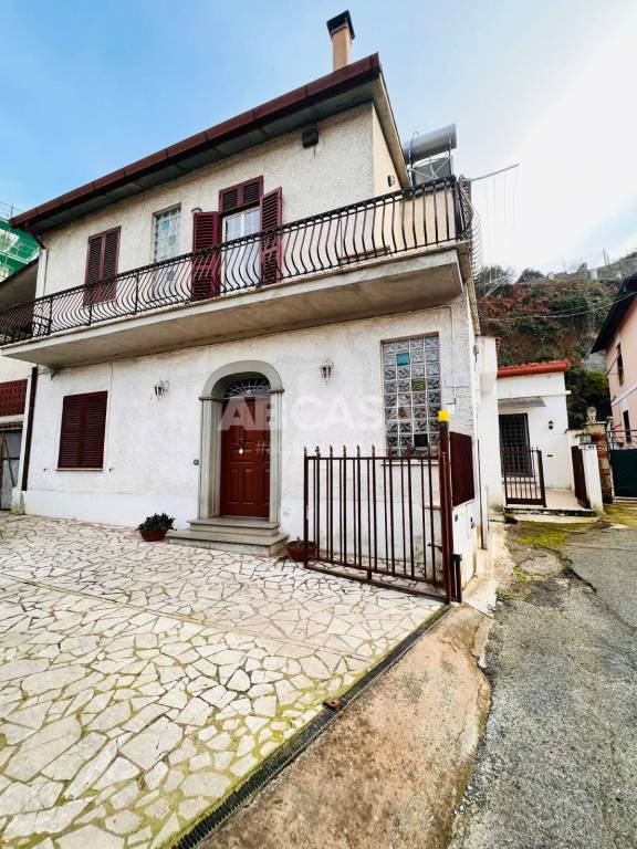 casa indipendente in vendita a Velletri