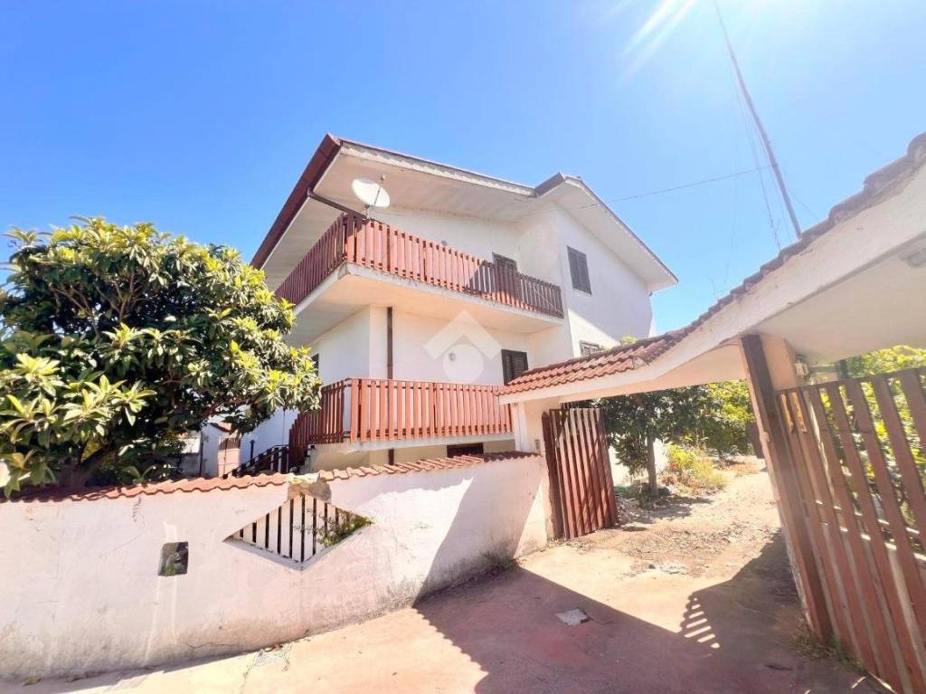 casa indipendente in vendita a Velletri
