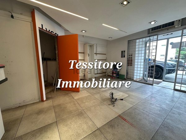 locale commerciale in vendita a Velletri
