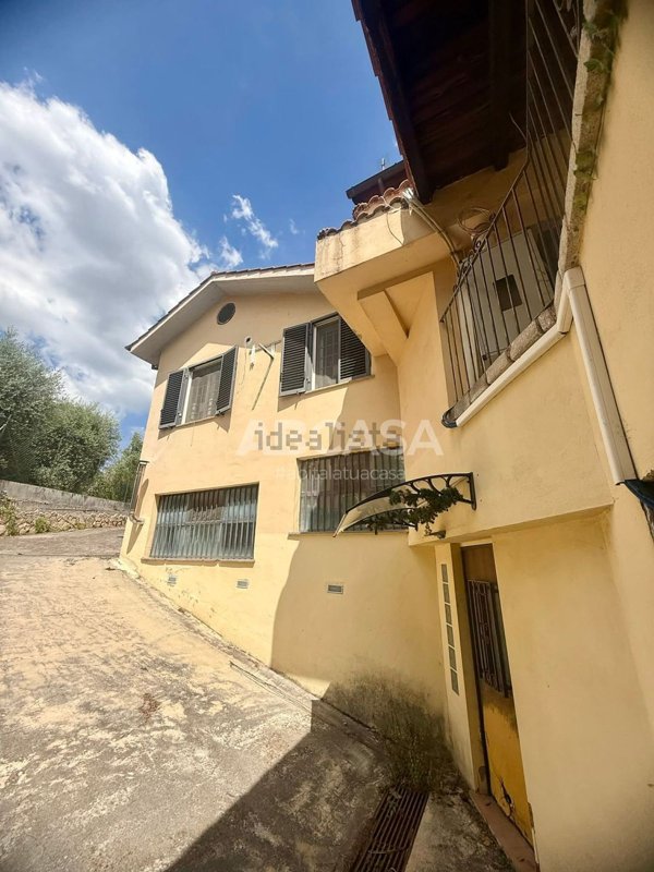 casa indipendente in vendita a Velletri