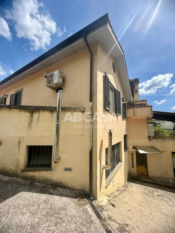 casa indipendente in vendita a Velletri