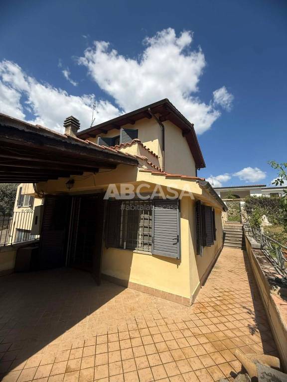 casa indipendente in vendita a Velletri
