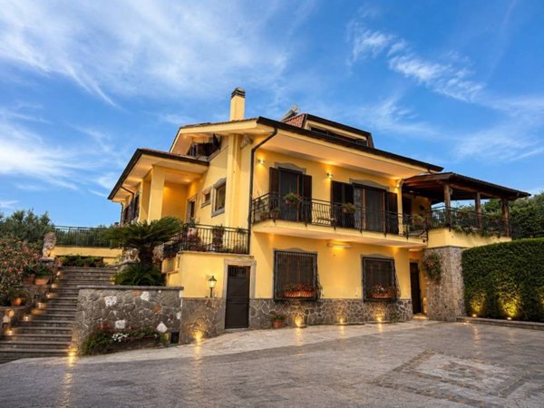 casa indipendente in vendita a Velletri