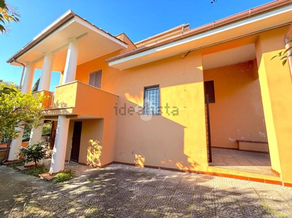 casa indipendente in vendita a Velletri