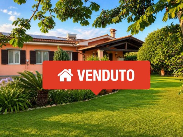 casa indipendente in vendita a Velletri