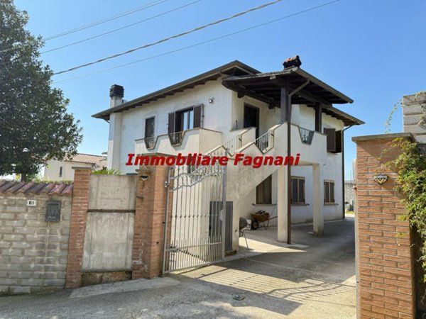 casa indipendente in vendita a Velletri