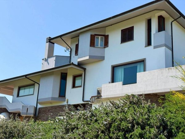 casa indipendente in vendita a Velletri