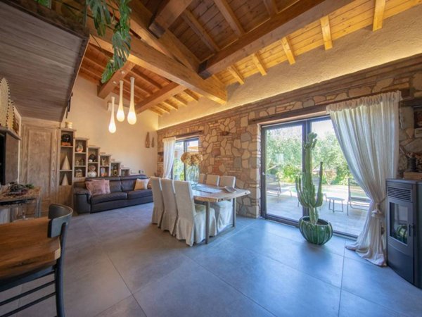 casa indipendente in vendita a Velletri