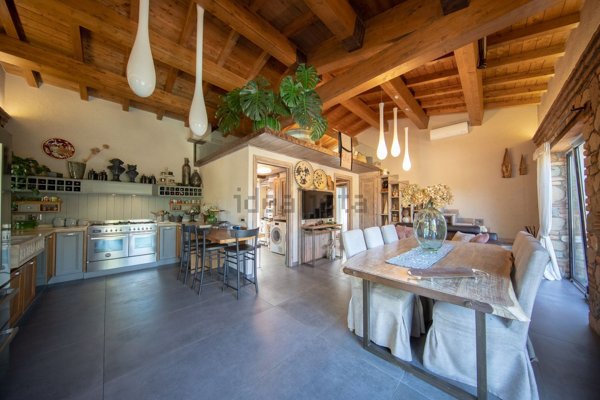 casa indipendente in vendita a Velletri