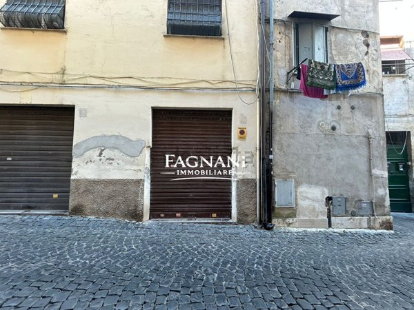 locale di sgombero in vendita a Velletri