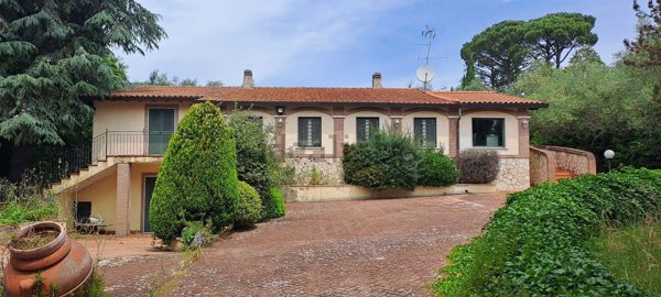 casa indipendente in vendita a Velletri