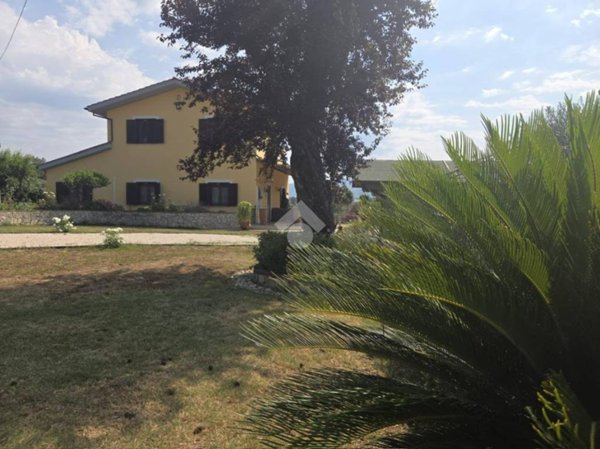 casa indipendente in vendita a Velletri