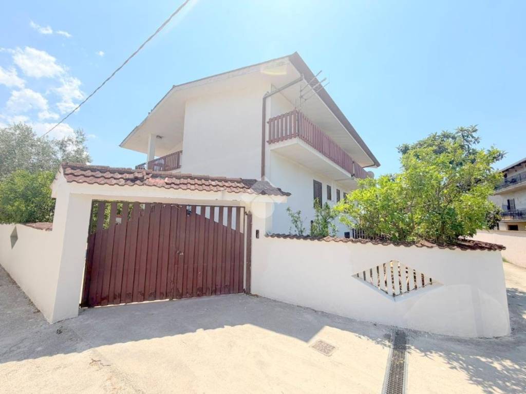casa indipendente in vendita a Velletri