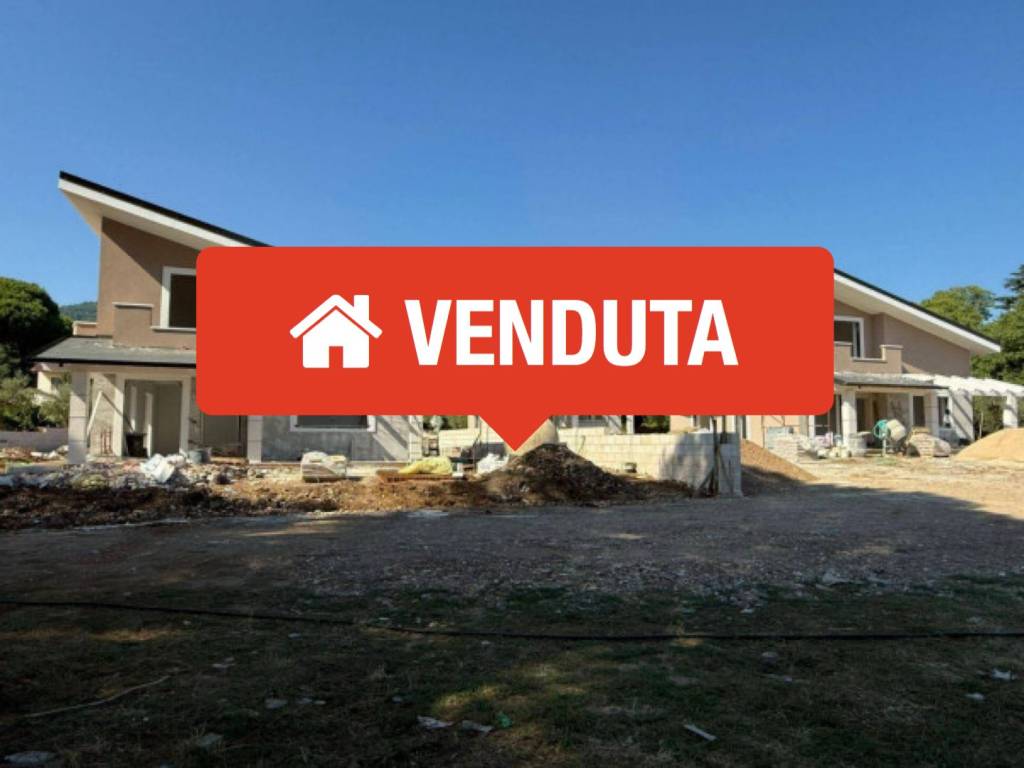 casa indipendente in vendita a Velletri