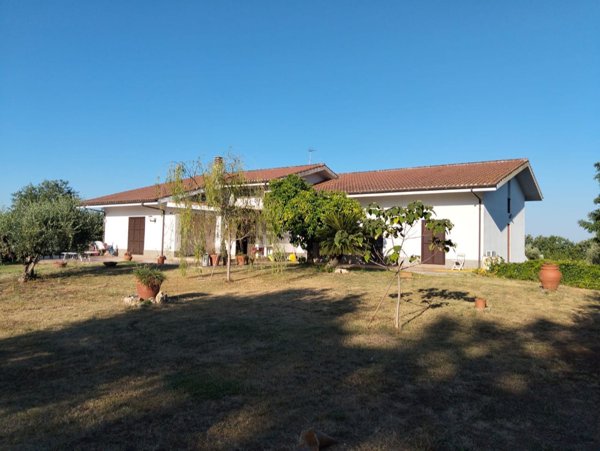 casa indipendente in vendita a Velletri