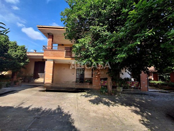 casa indipendente in vendita a Velletri