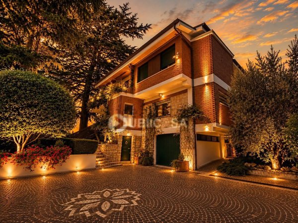 casa indipendente in vendita a Velletri