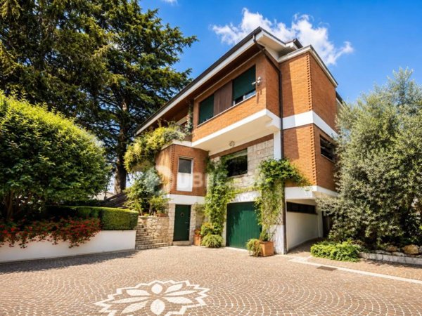 casa indipendente in vendita a Velletri