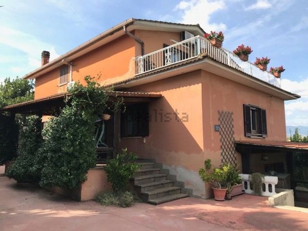 casa indipendente in vendita a Velletri